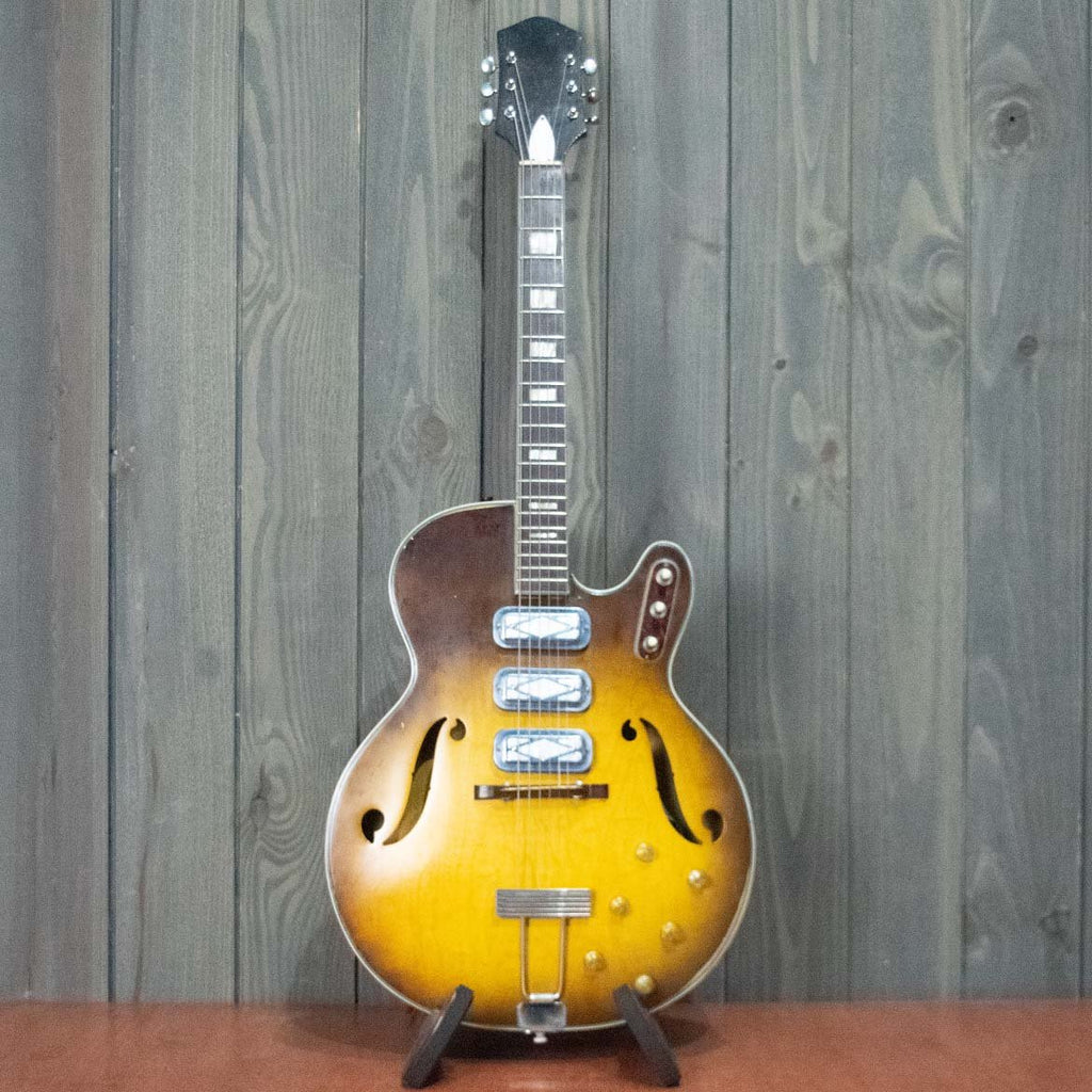 Silvertone H-1429 w/ Gig Bag (Vintage - 1960s)