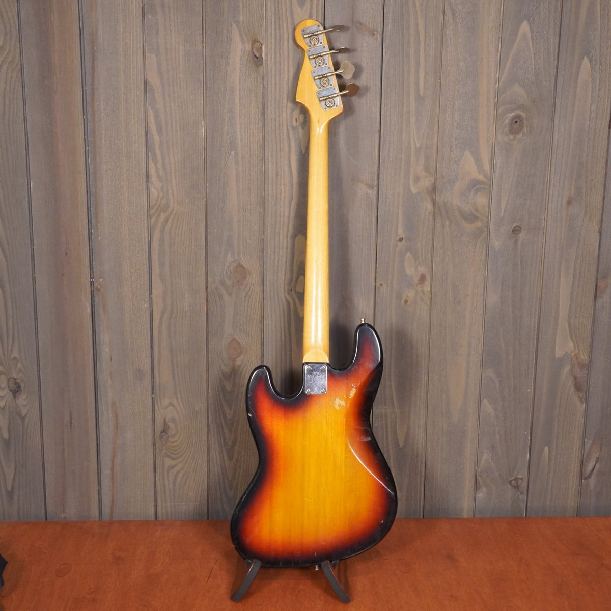 MIJ Jazz Bass w/ Gig Bag (Vintage - 1970s)