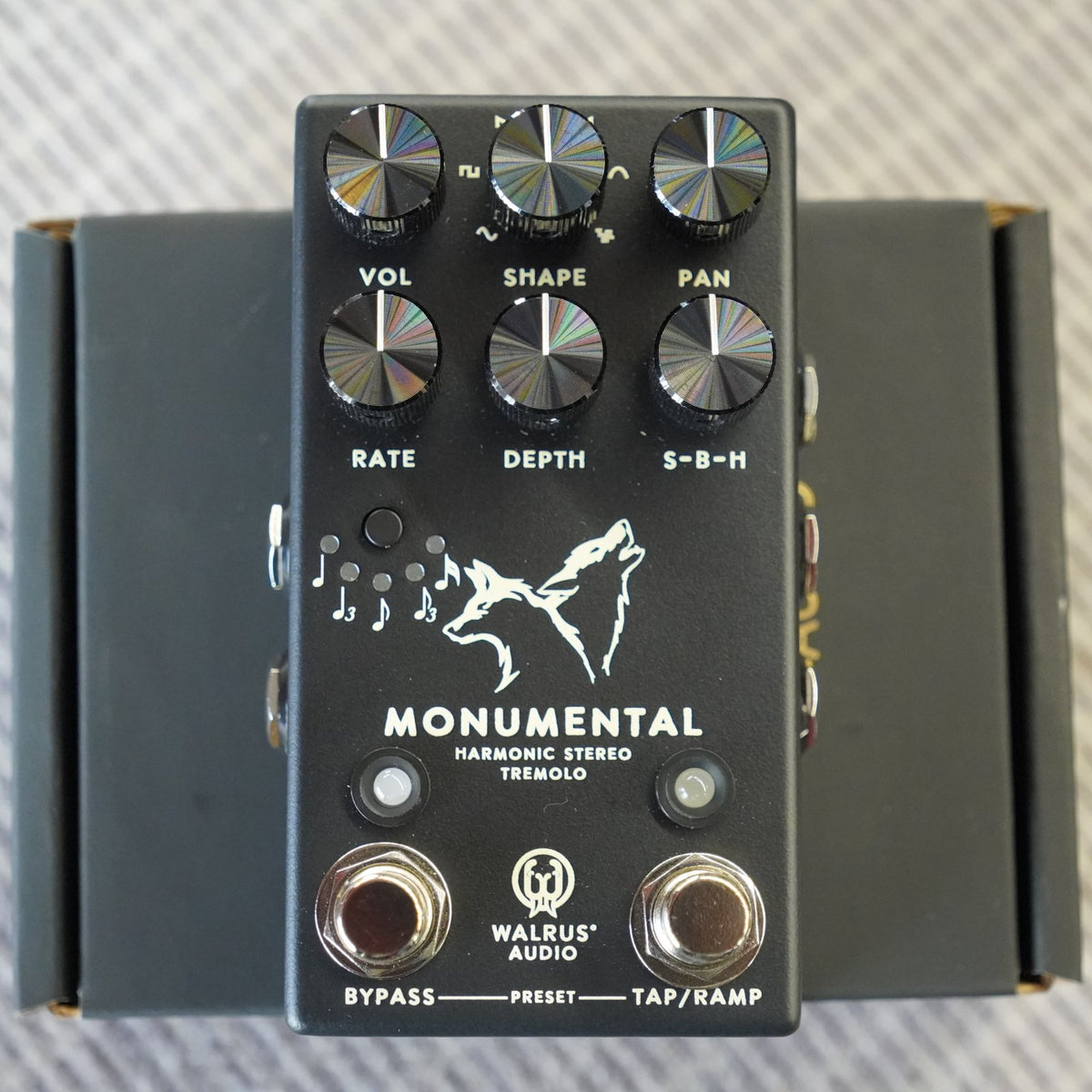 Walrus Audio Monumental Stereo Harmonic Tap Tremolo