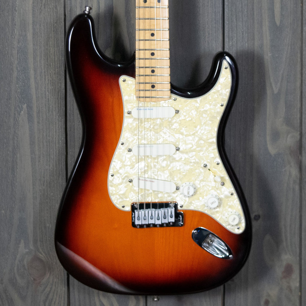 Fender Strat Plus Deluxe w/ OHSC (Used - 1994)
