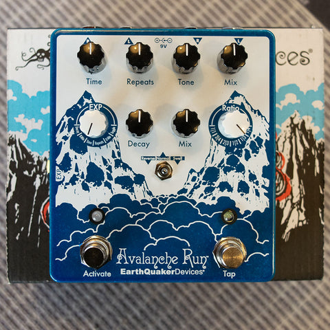 Earthquaker Devices Ghost Echo V3