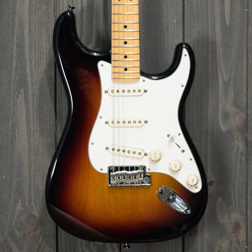 Fender American Standard Strat w/ OHSC (Used - 2013)